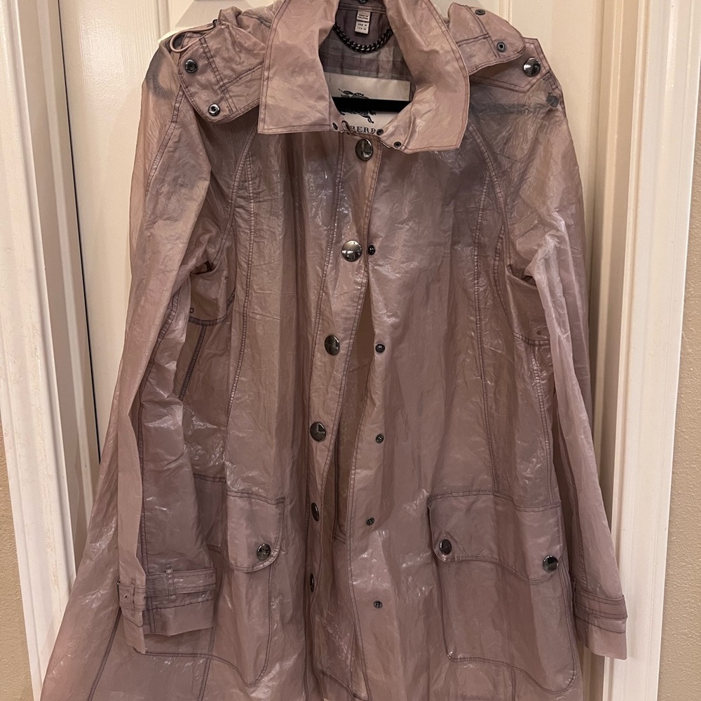Burberry Raincoat in Taupe